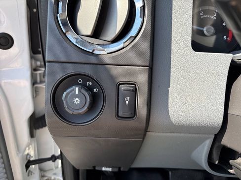 Used 2016 Ford F250 XLT AWD/4WD image 12