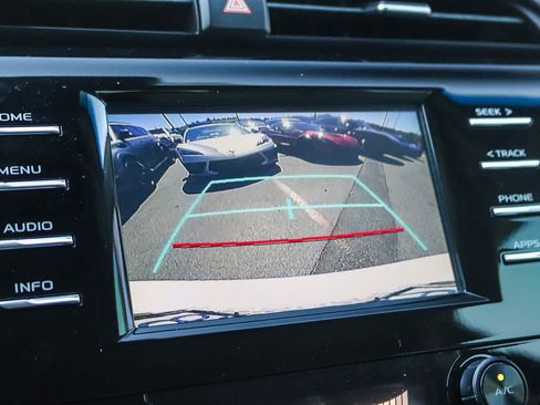 Used 2018 Toyota Camry SE FWD image 23