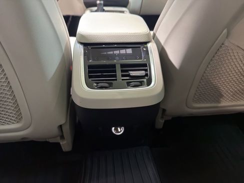 Used 2020 Volvo XC90 T5 Momentum AWD/4WD image 18