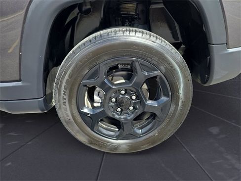 Used 2024 Jeep Compass Trailhawk image 14