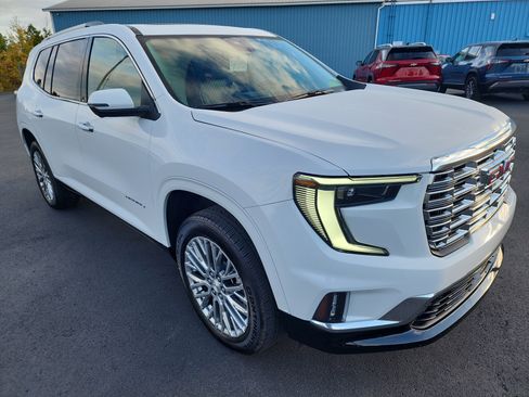 New 2025 GMC Acadia Denali w/ LPO, Floor Liner Package image 2