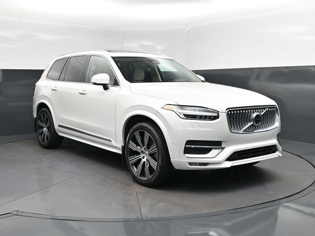 Used 2023 Volvo XC90 B6 Ultimate w/ Protection Package Premier AWD/4WD image 9