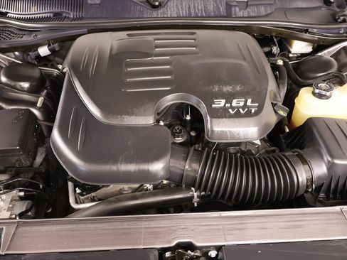 Used 2022 Dodge Challenger GT AWD/4WD image 17