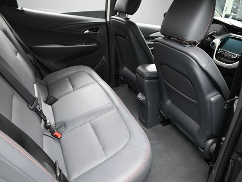 Used 2019 Chevrolet Bolt Premier w/ Infotainment Package FWD image 29