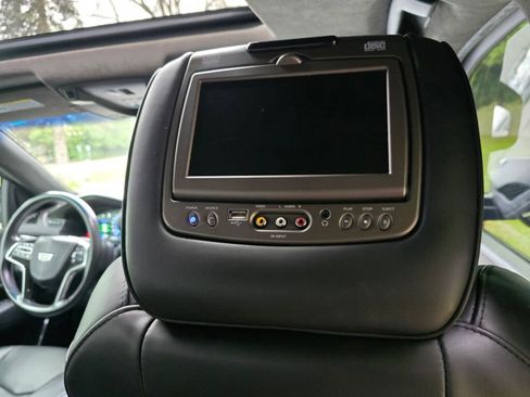 Used 2016 Cadillac Escalade ESV Platinum image 19