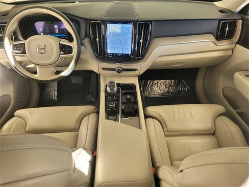 Certified 2023 Volvo XC60 B5 Ultimate w/ Climate Package image 17