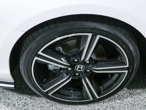 Used 2023 Honda Accord Sport image 11