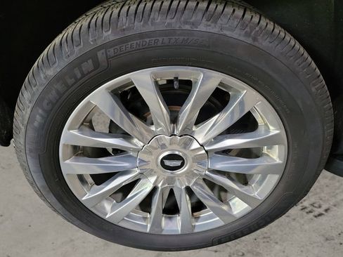 Used 2021 Cadillac Escalade Premium Luxury AWD/4WD image 12