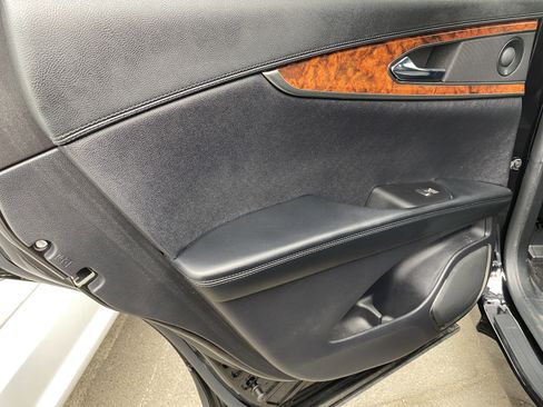 Used 2019 Lincoln Nautilus Reserve image 17