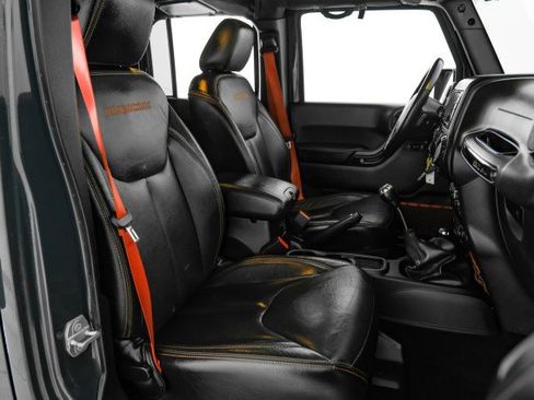 Used 2017 Jeep Wrangler Unlimited Rubicon image 30