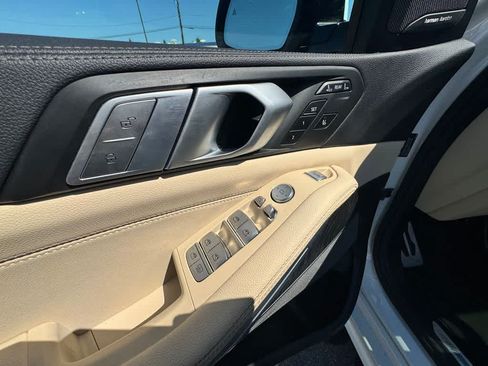 Used 2021 BMW X7 xDrive40i w/ M Sport Package AWD/4WD image 22