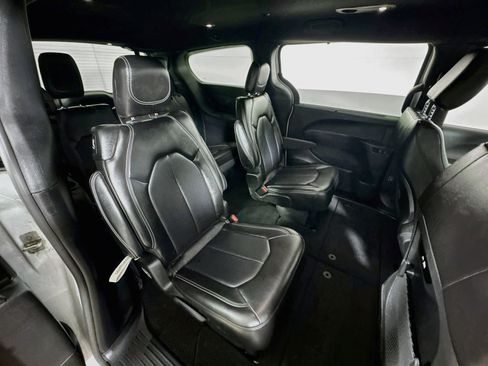Used 2026 Chrysler Pacifica Select FWD image 25