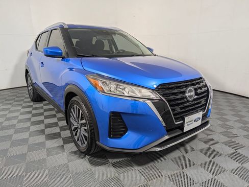 Used 2024 Nissan Kicks SV FWD image 1