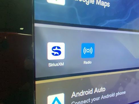 Used 2025 Volvo XC40 B5 Core image 20