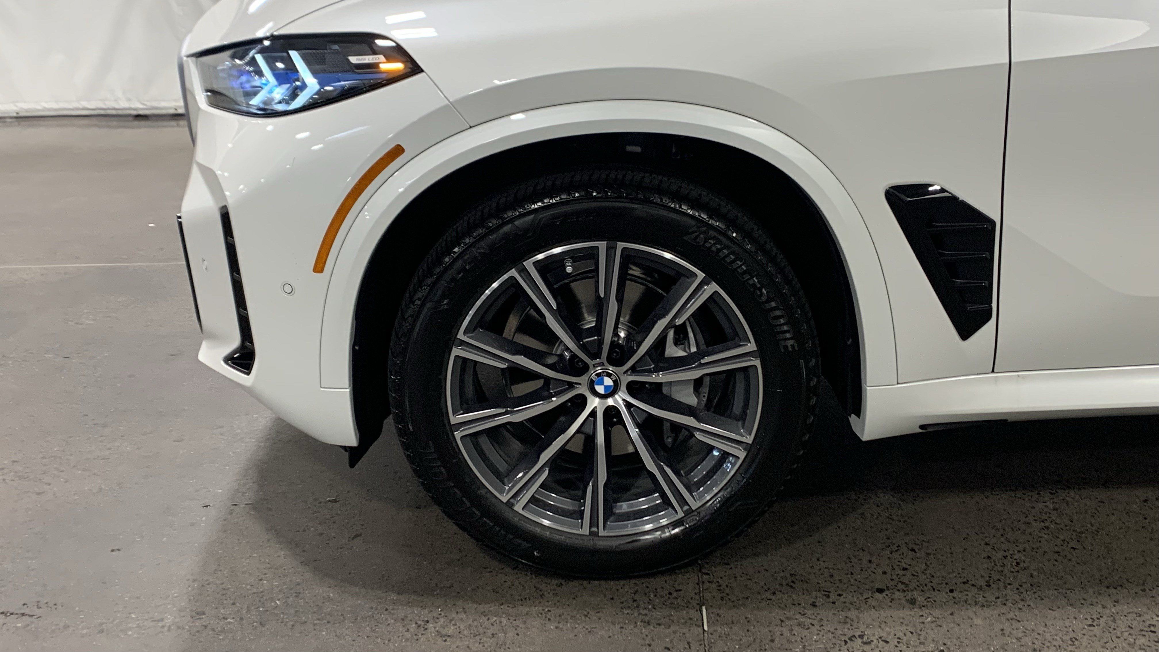 Certified 2026 BMW X5 xDrive40i w/ M Sport Package AWD/4WD image 10