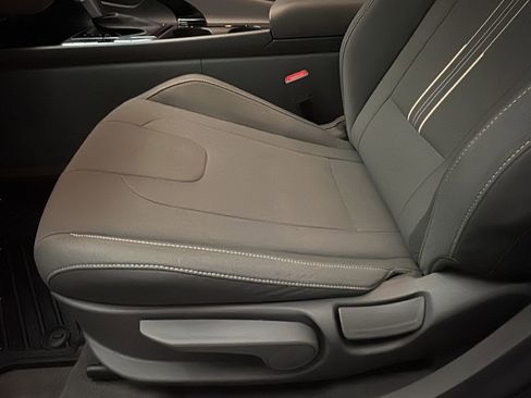 Used 2025 Hyundai Elantra SEL image 10