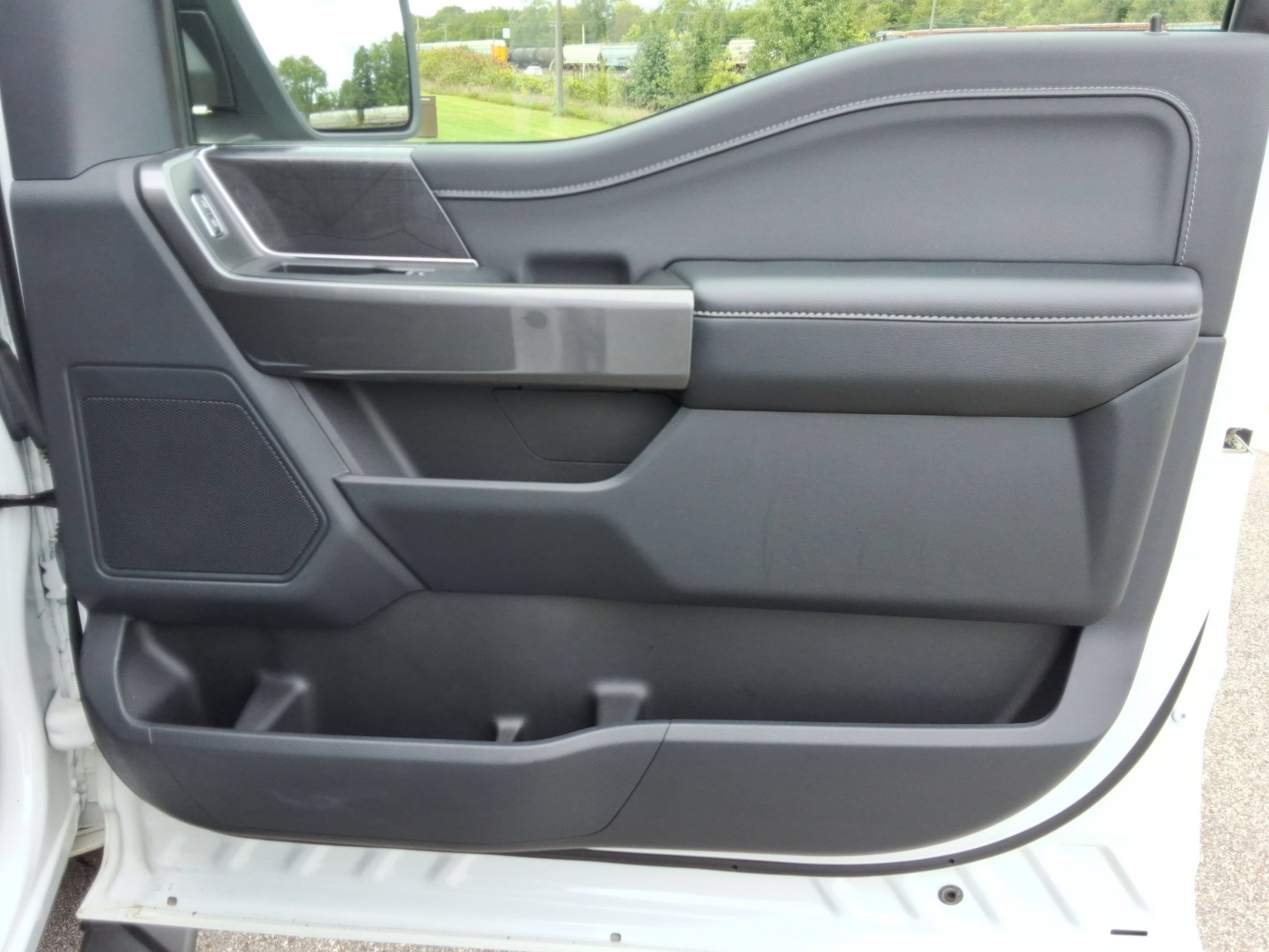 Used 2022 Ford F150 XLT w/ Equipment Group 302A High AWD/4WD image 25