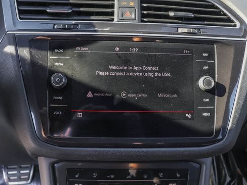 Certified 2022 Volkswagen Tiguan SEL R-Line image 21