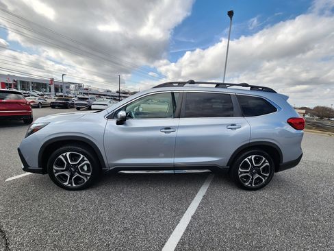 Used 2023 Subaru Ascent Limited w/ Technology Package image 8