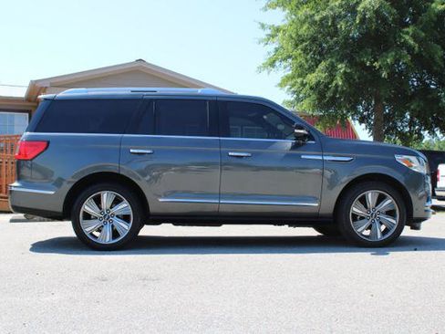 Used 2018 Lincoln Navigator Reserve w/ Technology Package AWD/4WD image 4