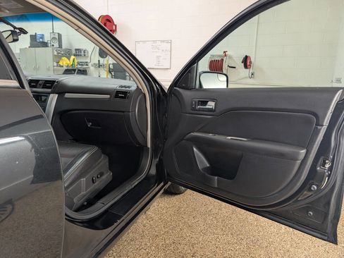 Used 2012 Ford Fusion SEL w/ Sport Appearance Pkg AWD/4WD image 19
