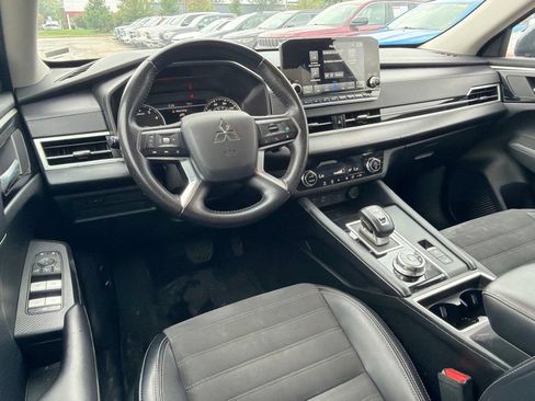 Used 2024 Mitsubishi Outlander SE FWD image 11
