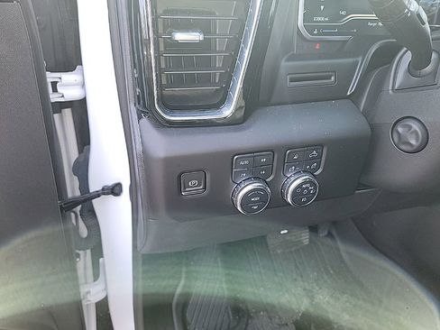 Certified 2022 GMC Sierra 1500 Denali image 59