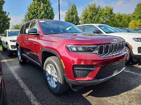 New 2025 Jeep Grand Cherokee Laredo X w/ Luxury Tech Group I image 2