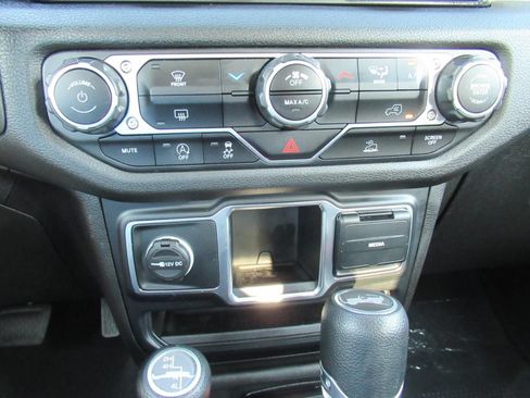 Certified 2024 Jeep Wrangler Sport AWD/4WD image 24