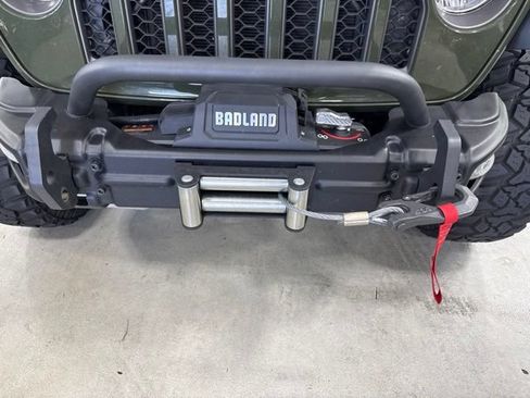 Used 2023 Jeep Gladiator Mojave AWD/4WD image 9