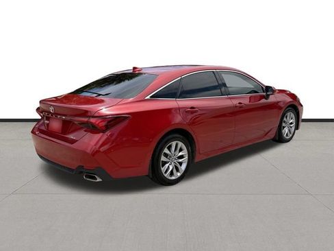 Used 2022 Toyota Avalon XLE FWD image 5