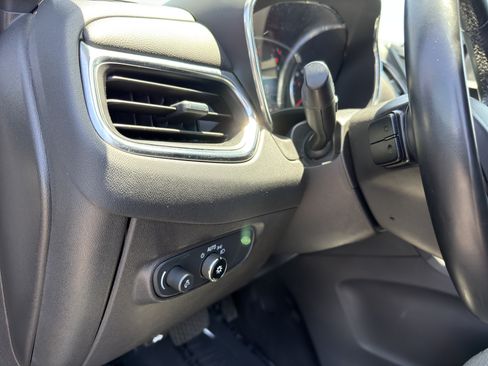 Used 2024 Chevrolet Equinox LT AWD/4WD image 26