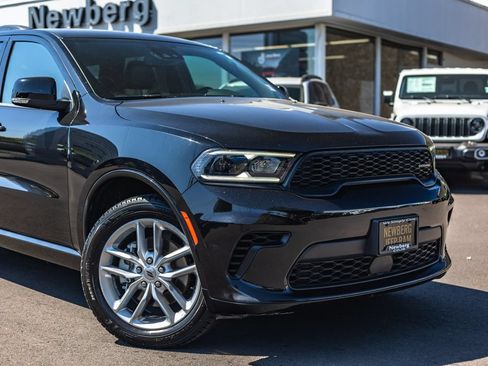 Used 2024 Dodge Durango GT AWD/4WD image 3