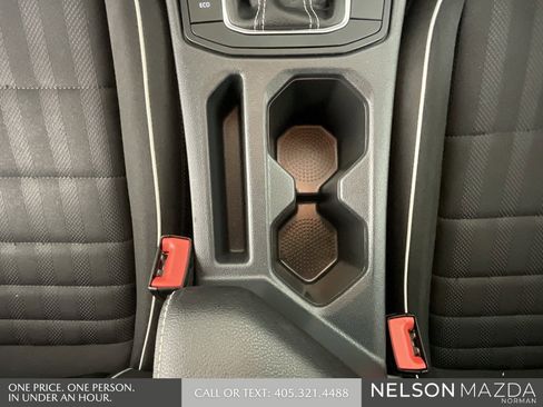 Used 2024 Volkswagen Jetta Sport image 40