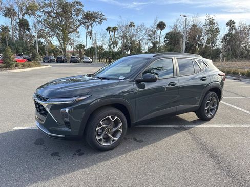 New 2026 Chevrolet Trax LT w/ Sunroof Package FWD image 7