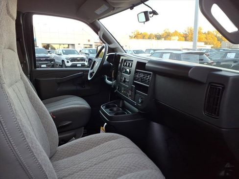 New 2025 Chevrolet Express 2500 Work Van w/ Driver Convenience Package image 17