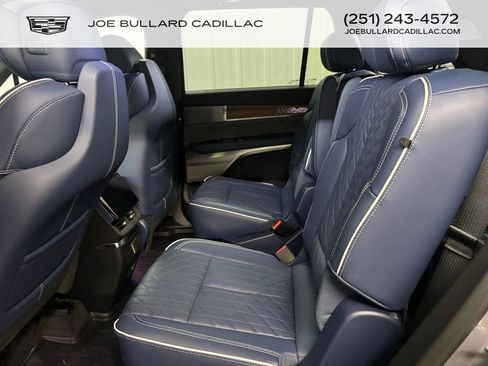 New 2026 Cadillac Vistiq Premium Luxury w/ LPO, Floor Liner Package image 19