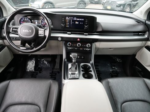 Certified 2024 Kia Carnival LX image 10