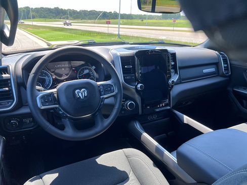 Used 2025 RAM 1500 Big Horn AWD/4WD image 21