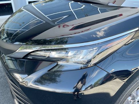 Used 2026 Toyota Sienna XLE FWD image 20