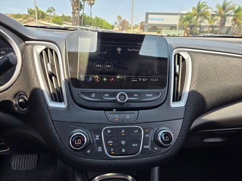 Used 2024 Chevrolet Malibu LT FWD image 18