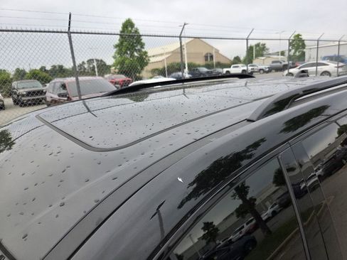 Used 2024 Chevrolet Traverse RS FWD image 5