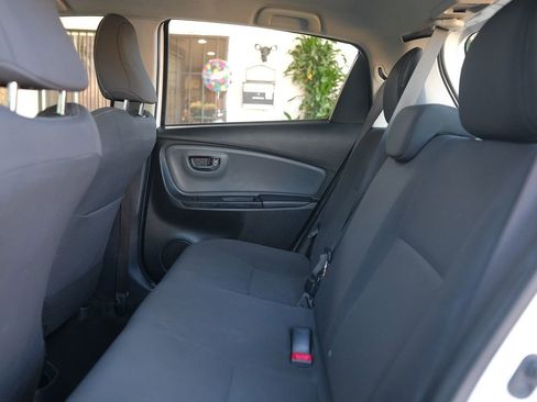 Used 2016 Toyota Yaris SE image 32