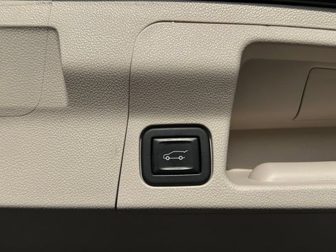Certified 2021 GMC Acadia Denali w/ Denali Ultimate Package AWD/4WD image 44
