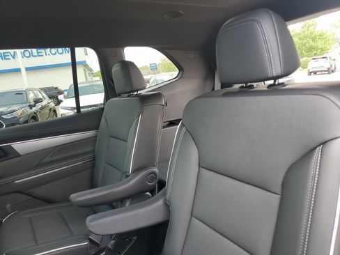 Used 2026 Buick Enclave Preferred w/ Power Package AWD/4WD image 32