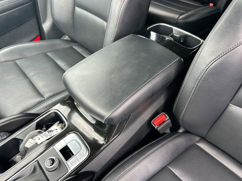 Used 2025 Kia Telluride S FWD image 21