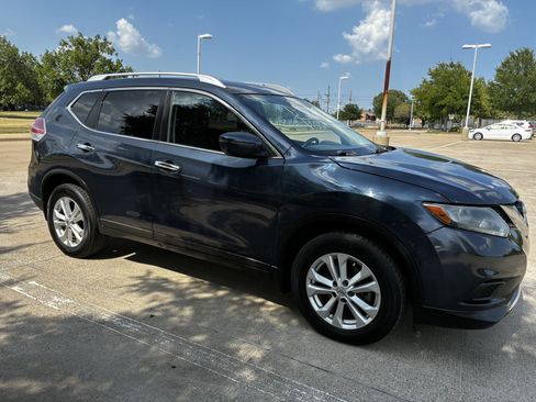 Used 2016 Nissan Rogue SV FWD image 4