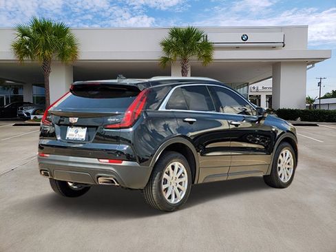 Used 2023 Cadillac XT4 Luxury w/ Cold Weather Package image 4