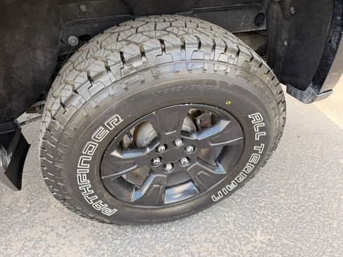 Used 2016 GMC Canyon SLE w/ Nightfall Edition AWD/4WD image 19