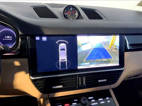 Used 2021 Porsche Cayenne image 31